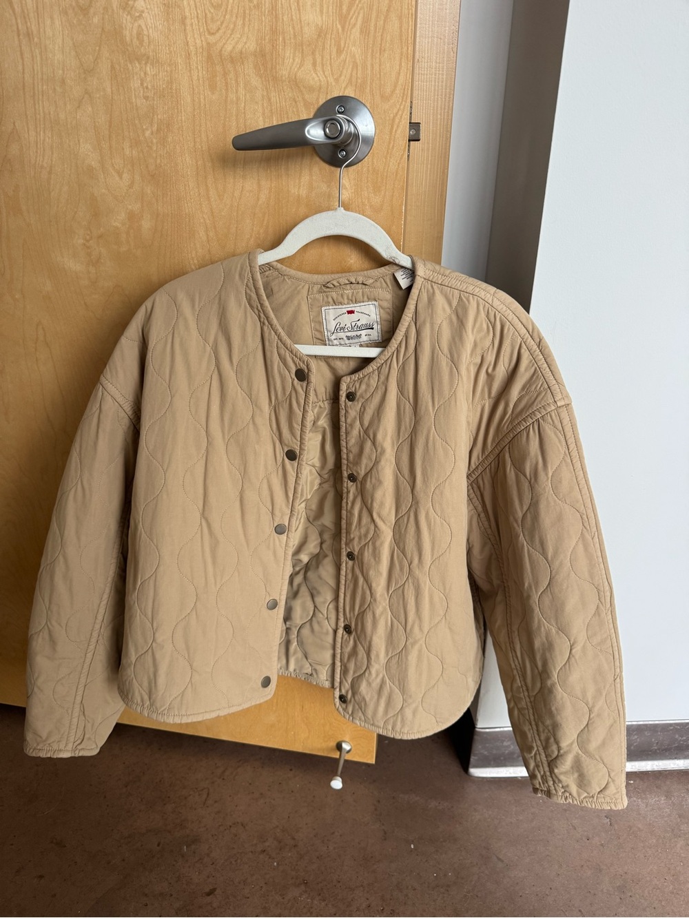Levi's Quilted Crop Puffer Jacket in Tan